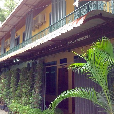 Bc Guesthouse Si Phraya Bangkok Exterior photo