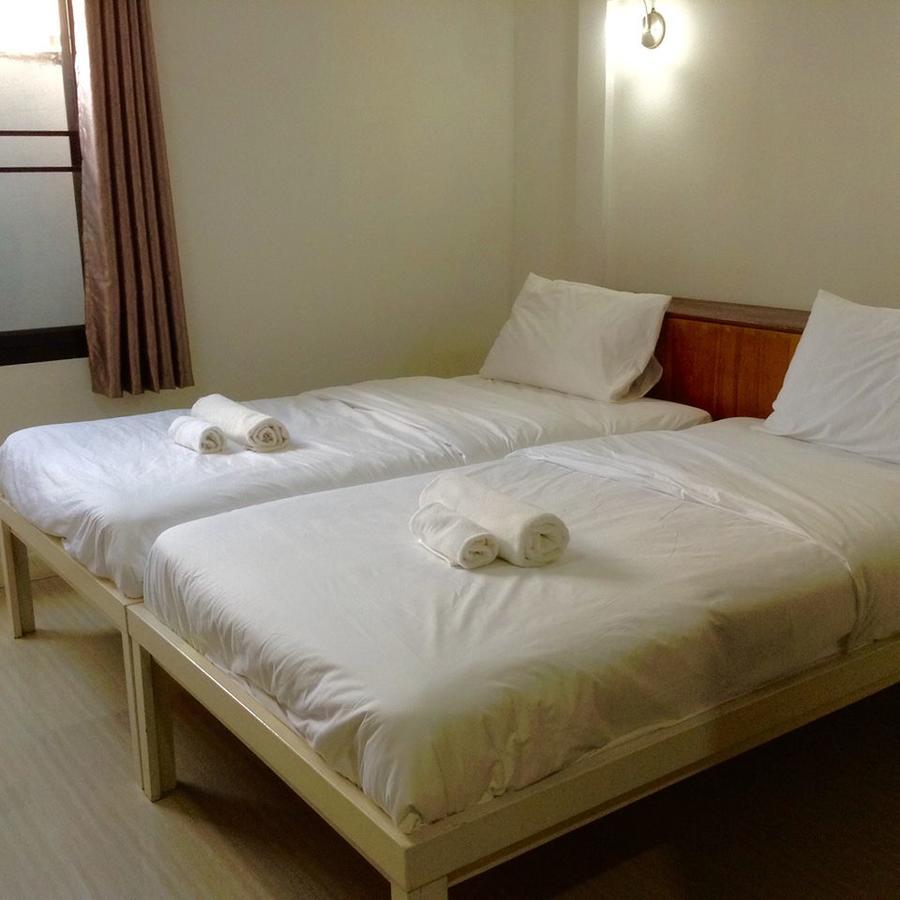 Bc Guesthouse Si Phraya Bangkok Exterior photo