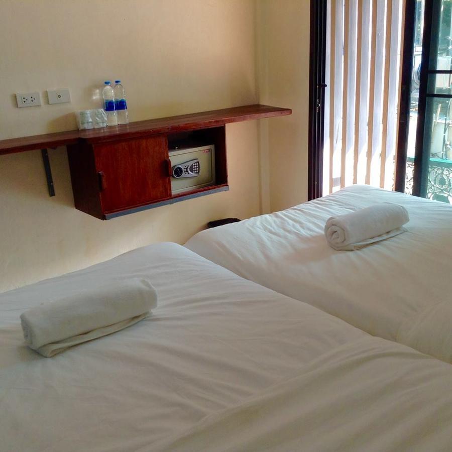 Bc Guesthouse Si Phraya Bangkok Exterior photo